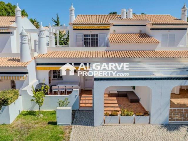 à venda Casa geminada de alto padrão de 192 m2, Vilamoura, Faro