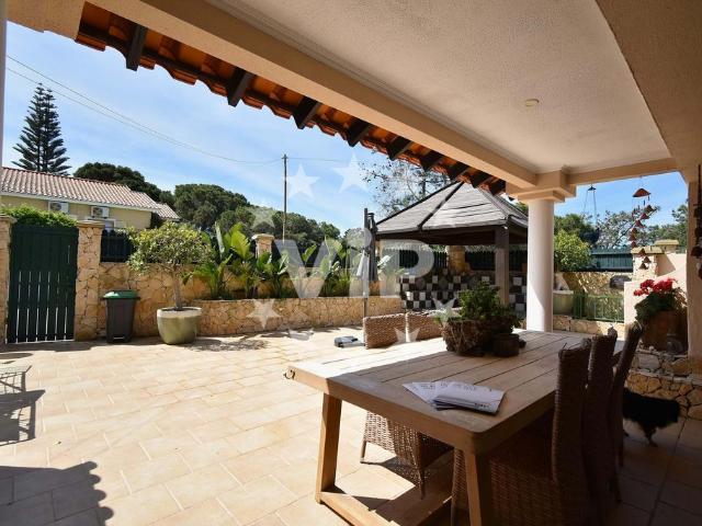 à venda Casa geminada de alto padrão de 211 m2, Albufeira e Olhos de Água, Portugal