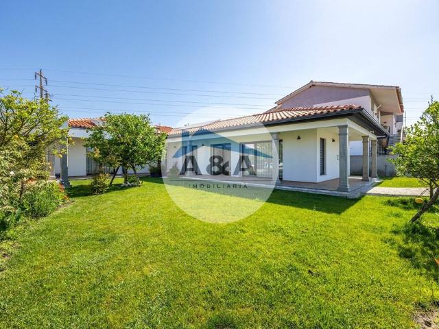 à venda Casa geminada, Marinha Grande, Portugal