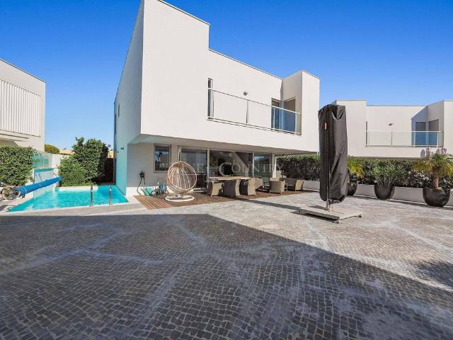 à venda Casa de 150 m2, Ferragudo, Portugal