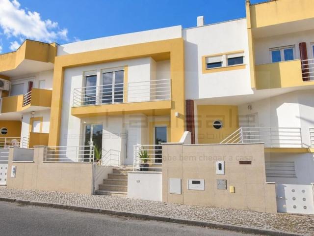 à venda Casa de 225 m2, Almada, Portugal