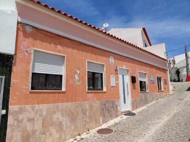 à venda Casa de alto padrão de 134 m2, Salema, Vila do Bispo, Faro