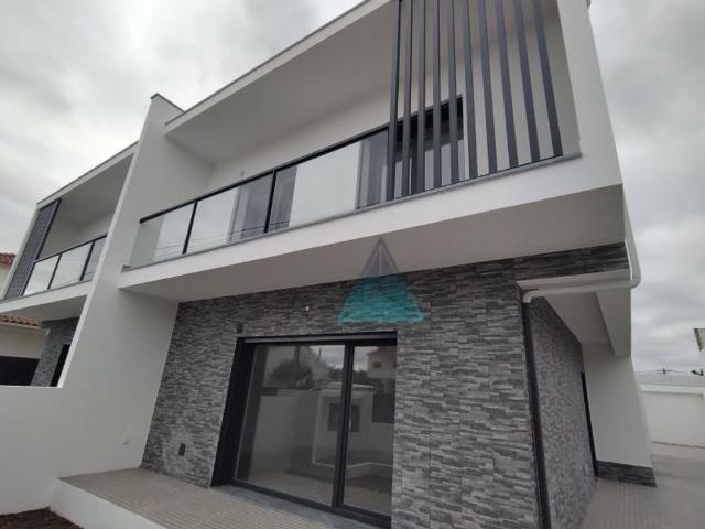 à venda Casa de alto padrão de 161 m2, Quinta das Laranjeiras, Seixal, Setúbal