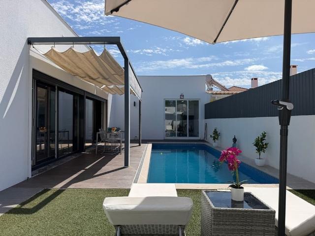 à venda Casa de alto padrão de 180 m2, Vila Nogueira de Azeitao, Setúbal