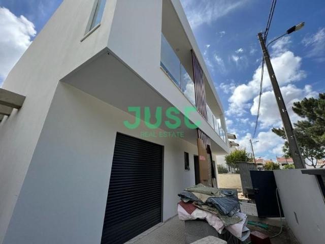 à venda Casa de alto padrão de 190 m2, Seixal, Portugal