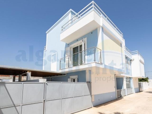 à venda Casa de alto padrão de 203 m2, Manta Rota, Vila Real de Santo António, Faro