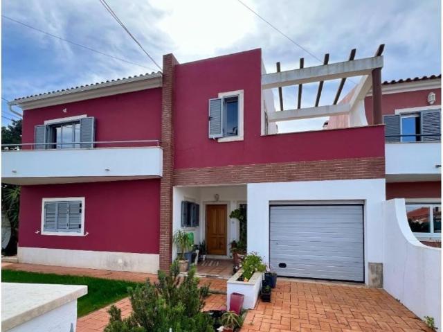 à venda Casa de alto padrão de 226 m2, Brejos de Azeitao, Setúbal
