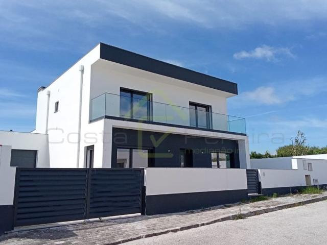 à venda Casa de alto padrão de 245 m2, Lourinhã, Portugal