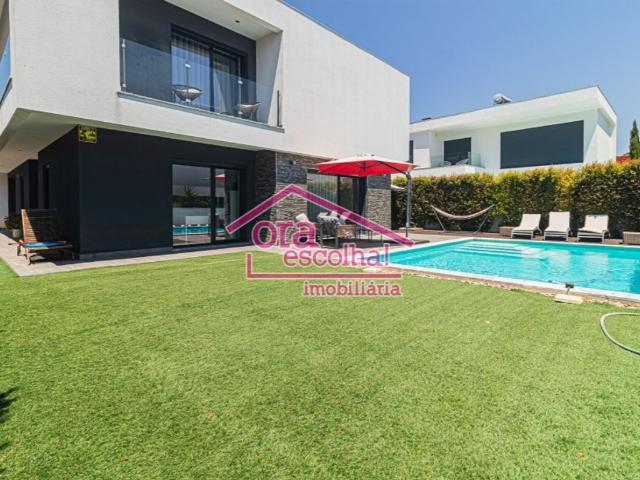 à venda Casa de alto padrão de 248 m2, Charneca de Caparica, Setúbal