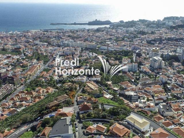 à venda Casa de alto padrão de 249 m2, Funchal, Madeira