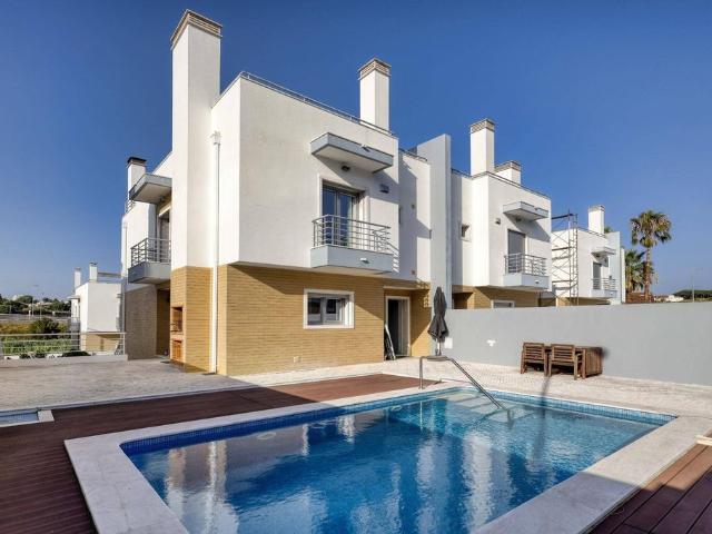 à venda Casa de alto padrão de 263 m2, Almada, Setúbal
