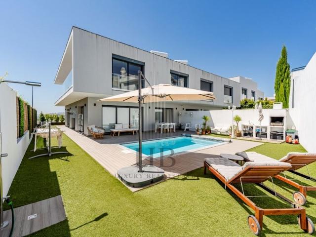 à venda Casa de alto padrão de 322 m2, Murteira, Loures, Lisboa
