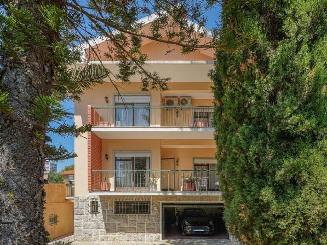 à venda Casa de alto padrão de 383 m2, Oeiras, Portugal