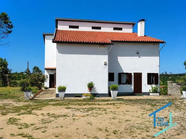 à venda Casa de alto padrão de 404 m2, Tomar, Portugal