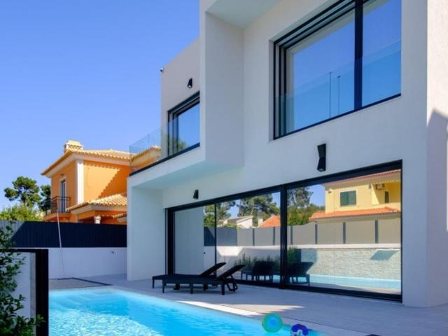 à venda Casa Exclusiva, Almada, Portugal