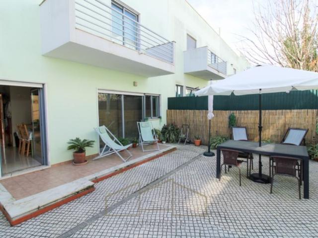à venda Casa Exclusiva, Charneca de Caparica, Setúbal