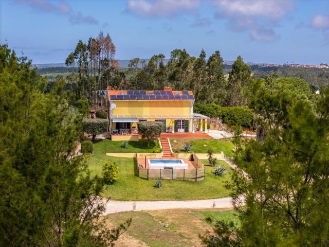 à venda Casa Exclusiva de 141 m2, Tras do Outeiro, Óbidos, Leiria