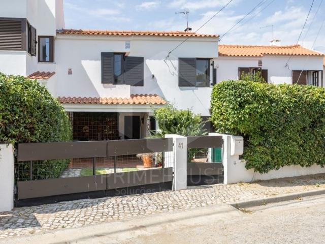 à venda Casa Exclusiva de 157 m2, Alto das Vinhas, Sesimbra, Setúbal