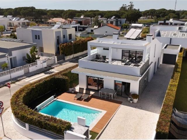 à venda Casa Exclusiva de 190 m2, Vila Nogueira de Azeitao, Setúbal