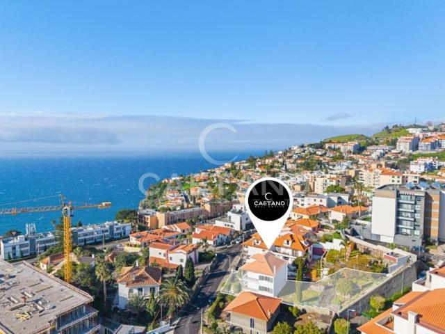 à venda Casa de alto padrão de 197 m2, Santa Cruz, Madeira