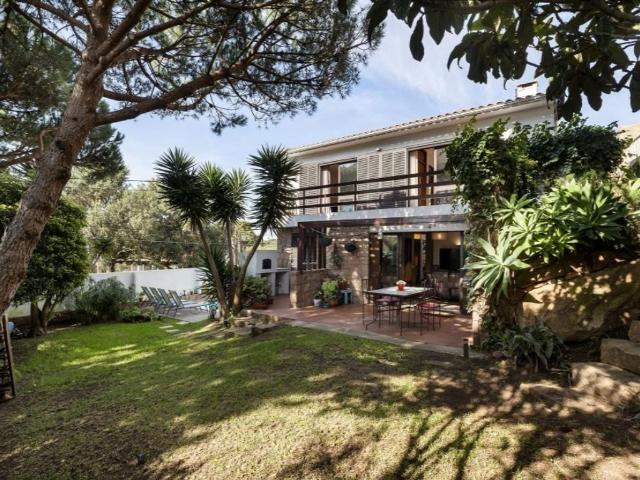 à venda Casa Exclusiva de 240 m2, Cascais e Estoril, Cascais, Lisboa