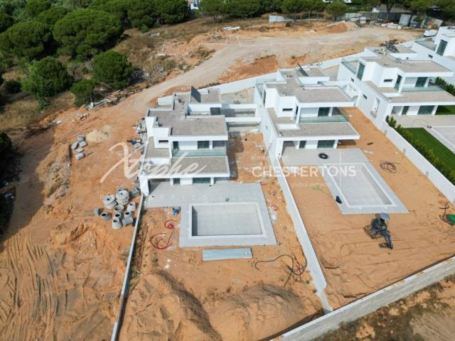 à venda Casa Exclusiva de 237 m2, Albufeira e Olhos de Água, Albufeira, Faro