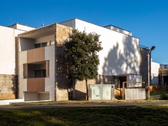 à venda Casa Exclusiva de 377 m2, Colegio do Sardao, Vila Nova de Gaia, Porto