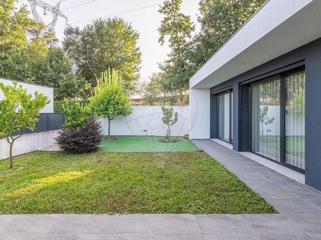 à venda Casa Exclusiva de 305 m2, Póvoa de Lanhoso, Braga
