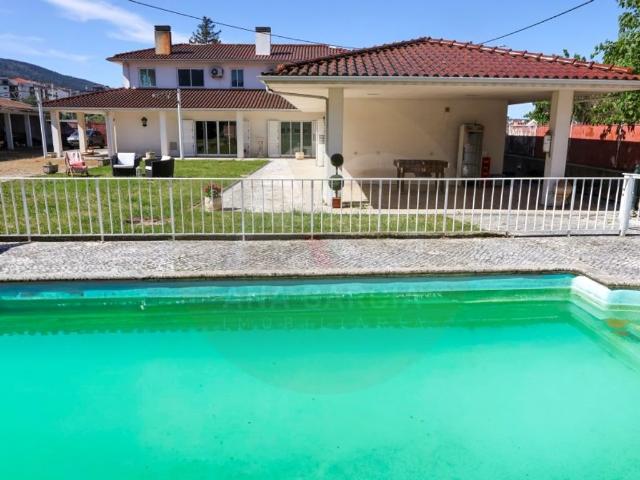 à venda Casa Exclusiva de 306 m2, Lousã, Coimbra