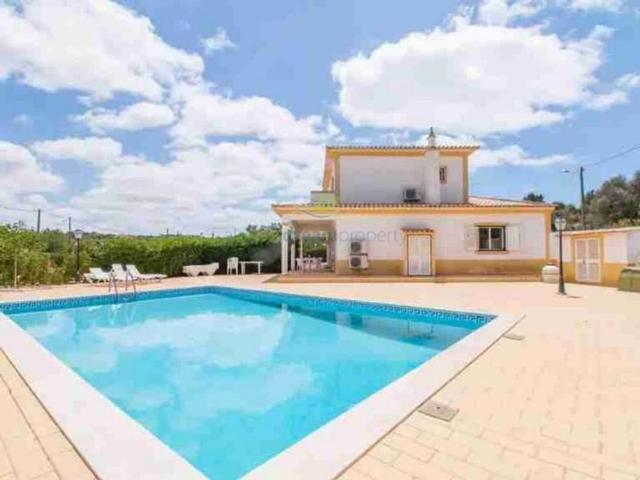 à venda Casa Exclusiva de 331 m2, Porches, Lagoa, Faro
