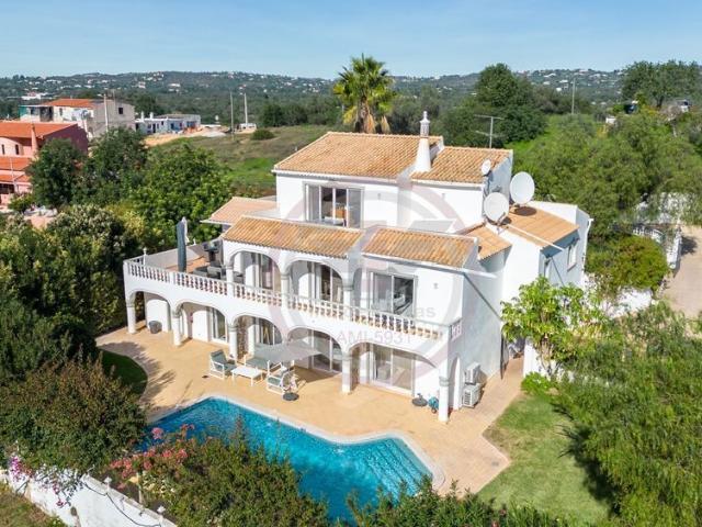 à venda Casa Exclusiva de 485 m2, Loulé, Portugal