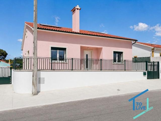 à venda Casa Exclusiva de 402 m2, Tomar, Portugal