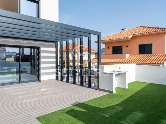 à venda Casa Exclusiva de 408 m2, Cascais e Estoril, Portugal