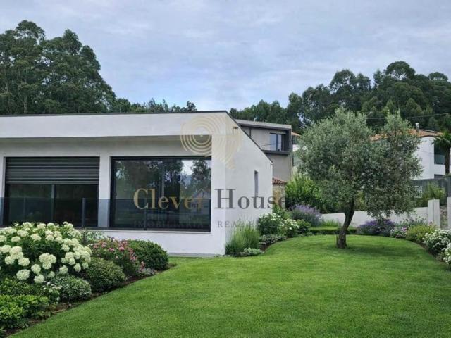 à venda Casa Exclusiva de 416 m2, Barcelos, Portugal
