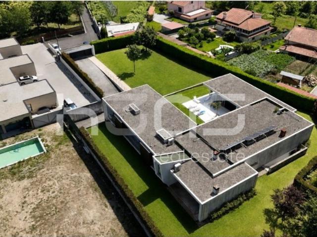 à venda Casa Exclusiva de 630 m2, Vila Verde, Braga