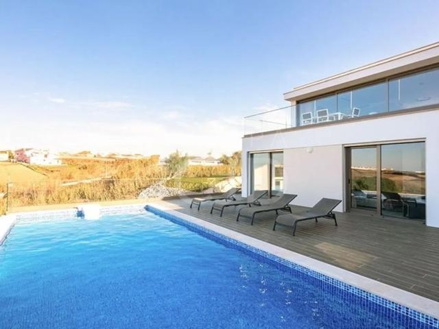 à venda Casa Exclusiva de 225 m2, Lourinhã, Lisboa