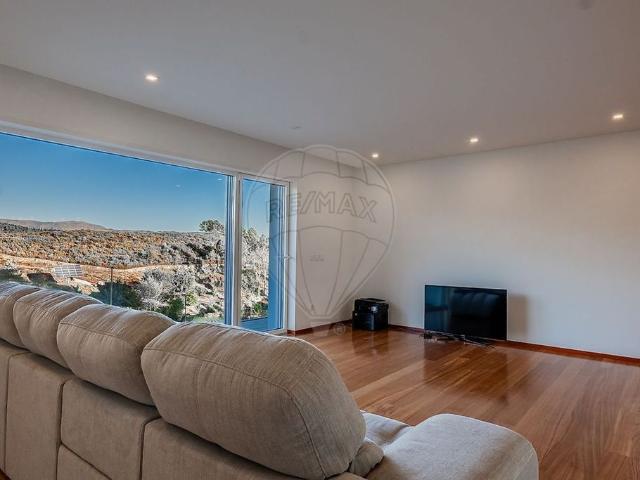 à venda Casa Exclusiva, Póvoa de Lanhoso, Braga