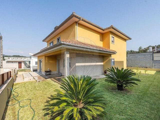 à venda Casa Exclusiva, Póvoa de Lanhoso, Braga