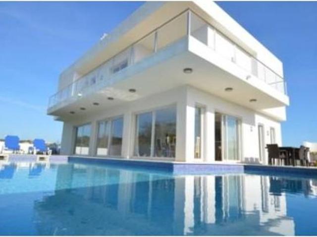 à venda Casa de alto padrão de 220 m2, Portelas, Lagos, Faro