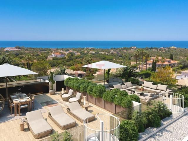 à venda Cobertura de alto padrão de 275 m2, Estombar, Lagoa, Faro