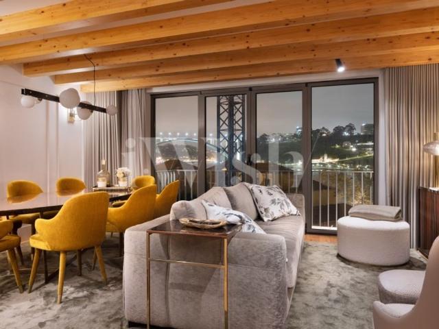 à venda Duplex de alto padrão de 137 m2, Porto