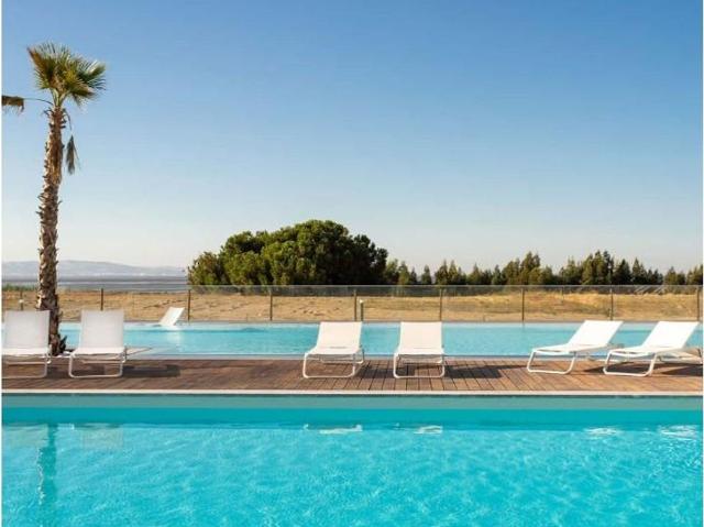 à venda Duplex de alto padrão de 214 m2, Alcochete, Portugal