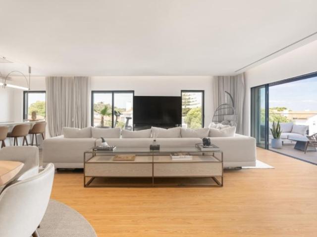 à venda Duplex de alto padrão de 216 m2, Cascais e Estoril, Portugal