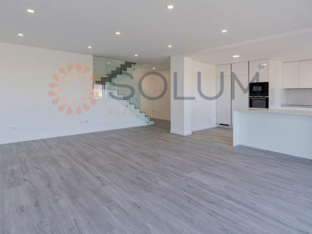 à venda Duplex de alto padrão de 294 m2, Montijo, Portugal