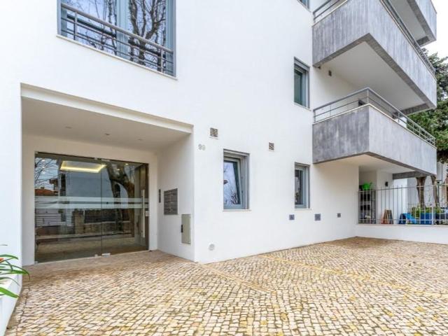 à venda Duplex de alto padrão de 243 m2, Cascais e Estoril, Portugal