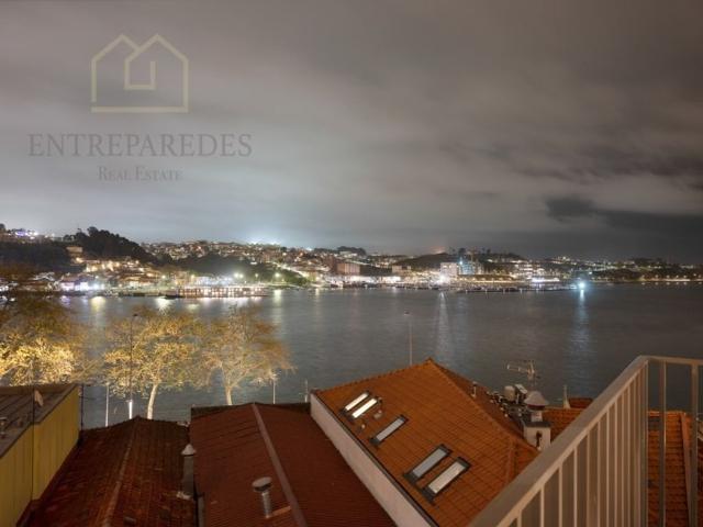 à venda Duplex de luxo de 137 m2, Porto, Portugal