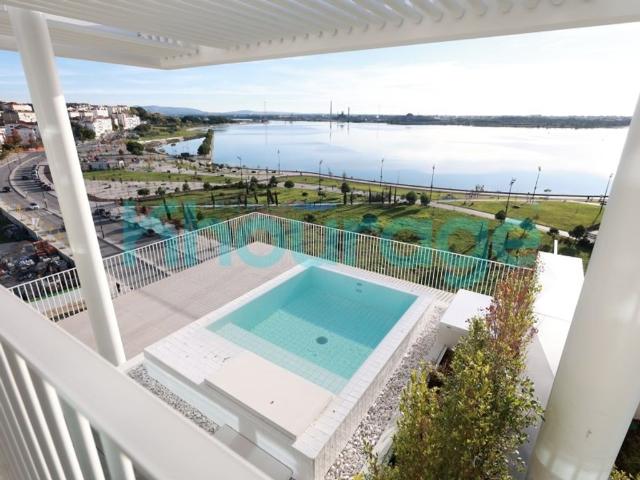 à venda Duplex de luxo de 318 m2, Verderena, Barreiro, Setúbal