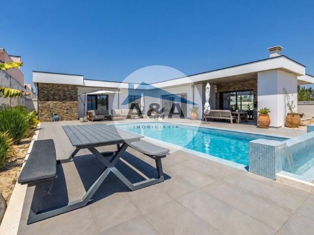 à venda Exclusiva casa geminada, Alcobaça, Leiria