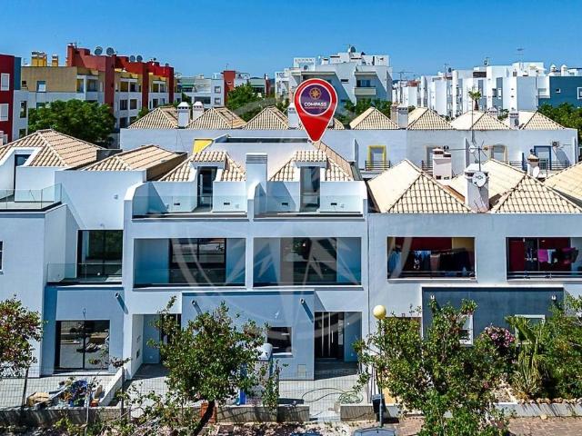 à venda Exclusiva casa geminada de 147 m2, Tavira, Faro