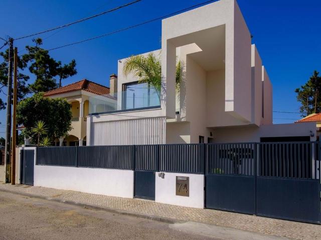 à venda Exclusiva mansão, Charneca de Caparica, Portugal